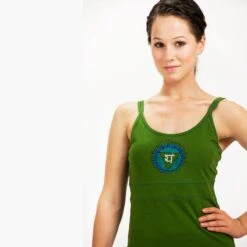 Hart Chakra Yoga T-shirt Voor Vrouwen - Ondersteunende Yoga Top - Groen -Regta Winkel hart chakra yoga t shirt voor vrouwen ondersteunende yoga top groen 1