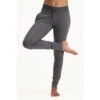 Nirvana Loose Fit Yoga Jogger Van Biologisch Katoen - Grijs 2 Nirvana Loose Fit Yoga Jogger Van Biologisch Katoen - Grijs -Regta Winkel nirvana loose fit yoga jogger van biologisch katoen grijs