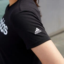 ADIDAS T-SHIRT VOOR FITNESS EN SOFT TRAINING DAMES ZWART -Regta Winkel t shirt voor fitness en soft training dames zwart 9