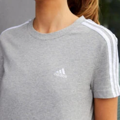 ADIDAS T-SHIRT VOOR FITNESS EN SOFT TRAINING VOOR DAMES GRIJS -Regta Winkel t shirt voor fitness en soft training voor dames grijs 8